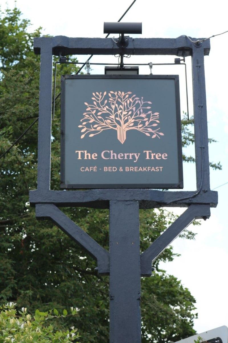 The Cherry Tree Hotel Kingston Blount Екстериор снимка