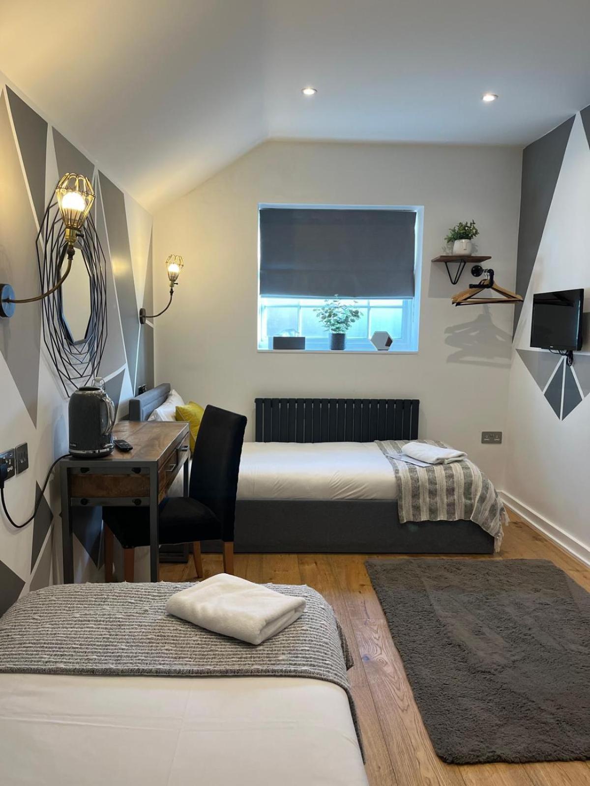 The Cherry Tree Hotel Kingston Blount Екстериор снимка