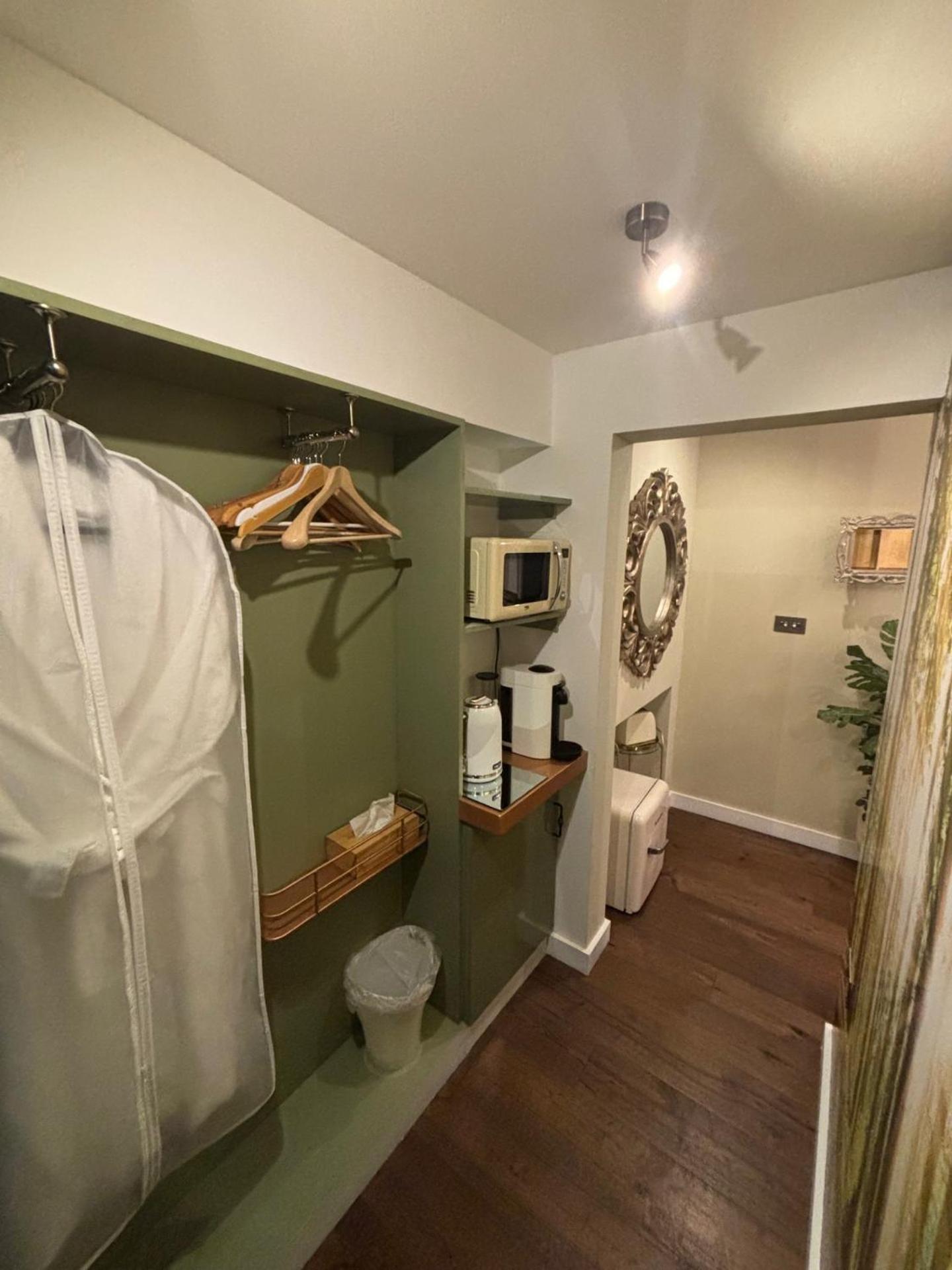 The Cherry Tree Hotel Kingston Blount Екстериор снимка